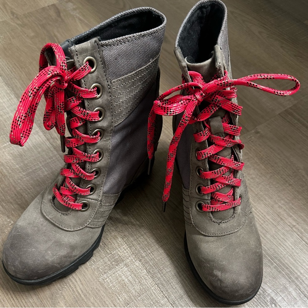 SOREL Joan of Arctic Lexie Bootie Size 7